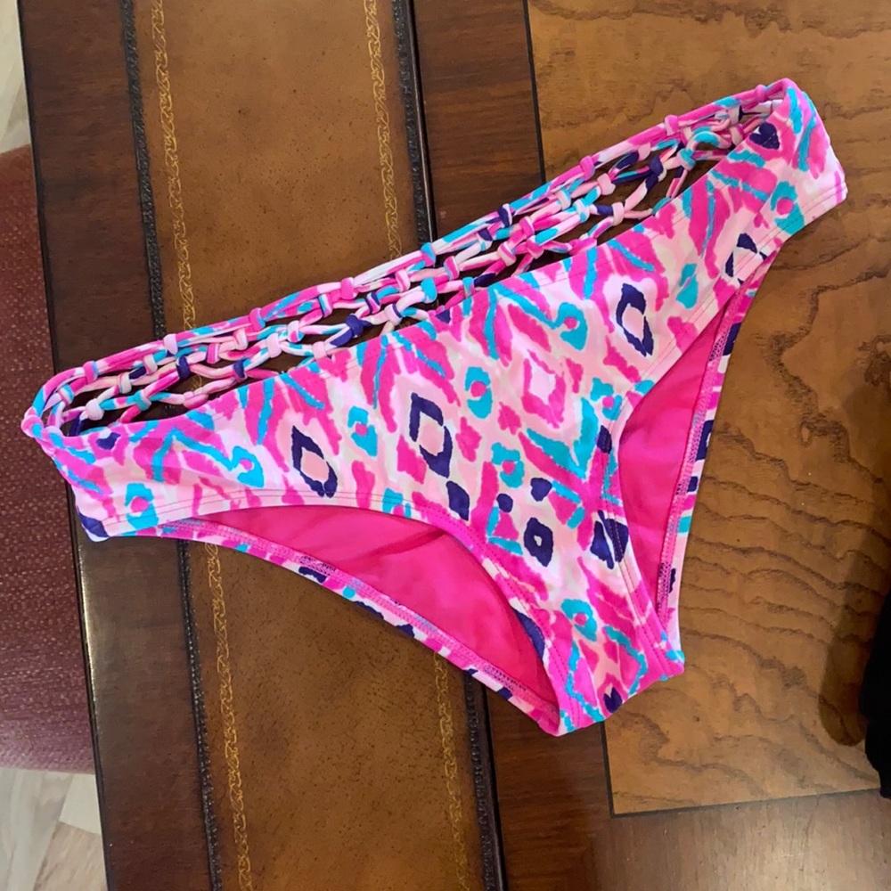 Roxy swim